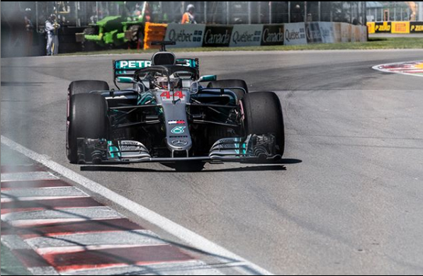 Lewis Hamilton rounds the circuit in Montreal / Photo : Kieron Yates