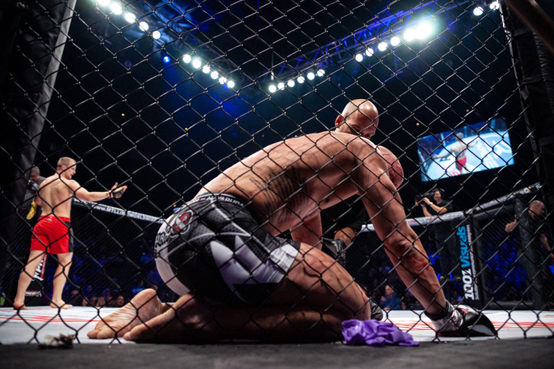 Ronson walks away after knocking out Spicuzza || photo: Kieron Yates