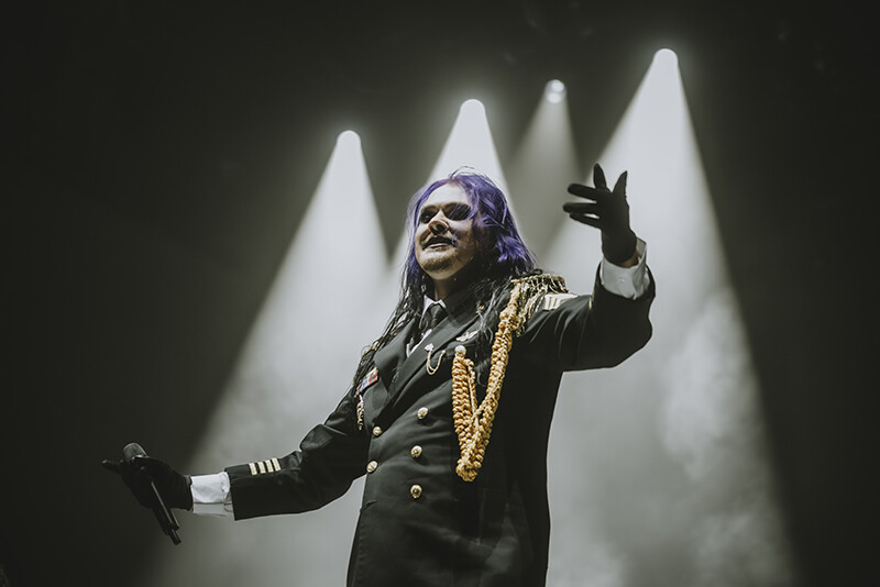 Kim Dracula performing at Canadian Tire Centre in Ottawa. Photo by Laura Collins.